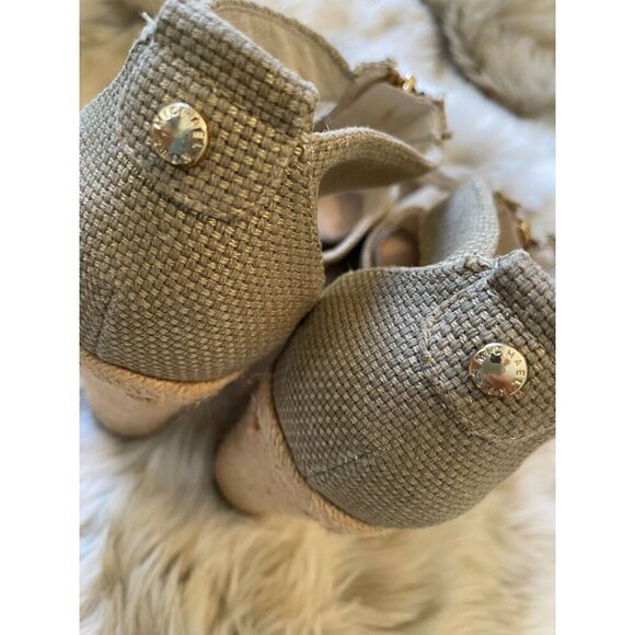 Michael Kors Beige Wedge Heels With Zipper & Basket Weave Design - Picture 4 of 9